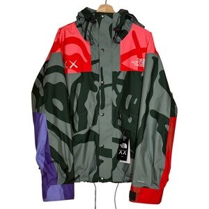 The North Face × Kaws Collaborate Retro 1986 Mountain Jacket "Balsam Green”